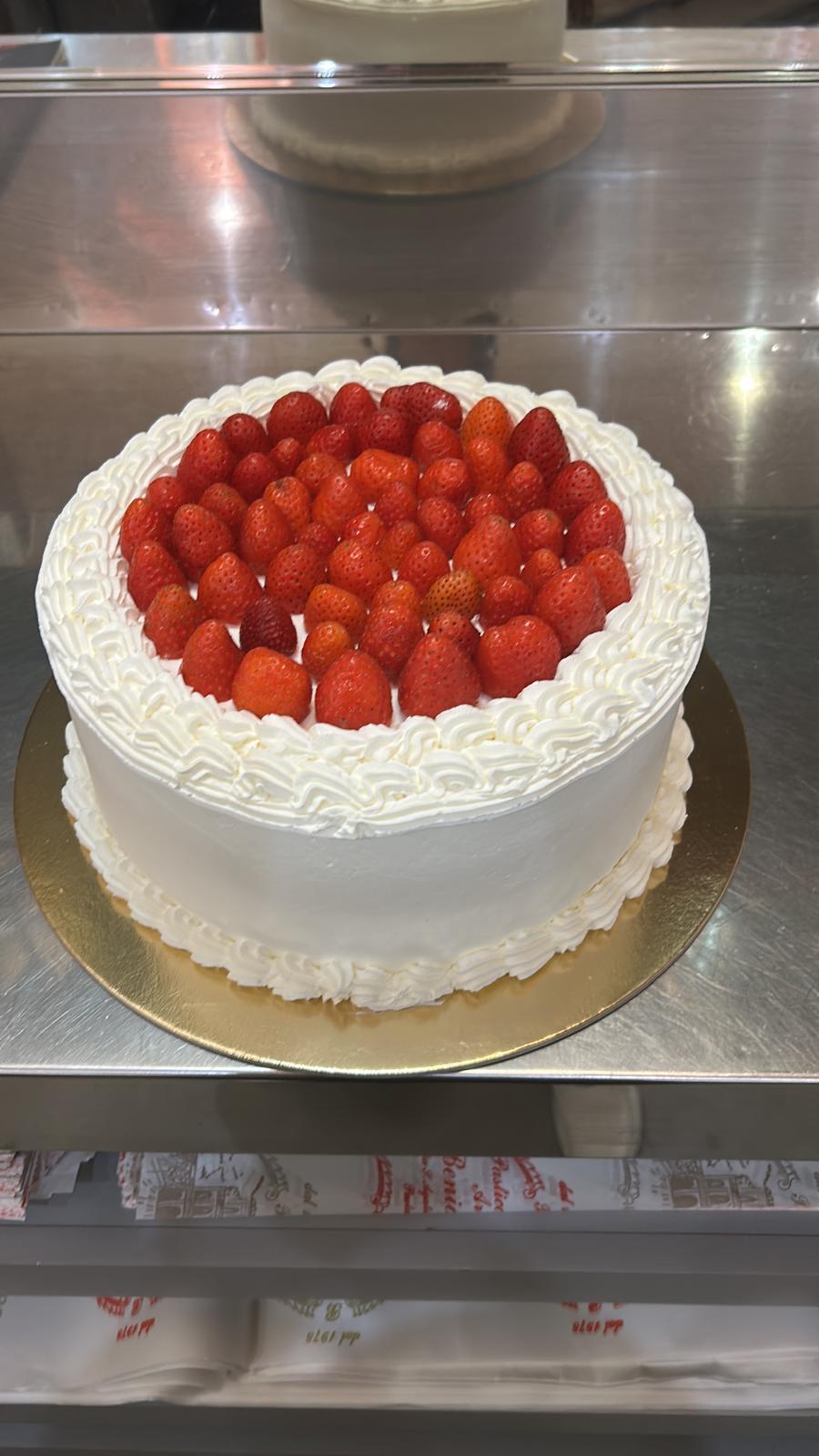 Torta con fragole fresche
