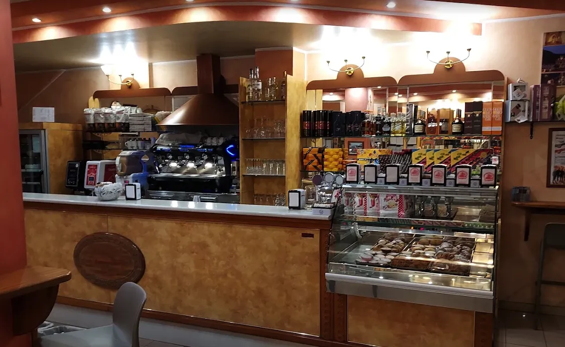 Interno del Bar Pasticceria Beniamino a Paola