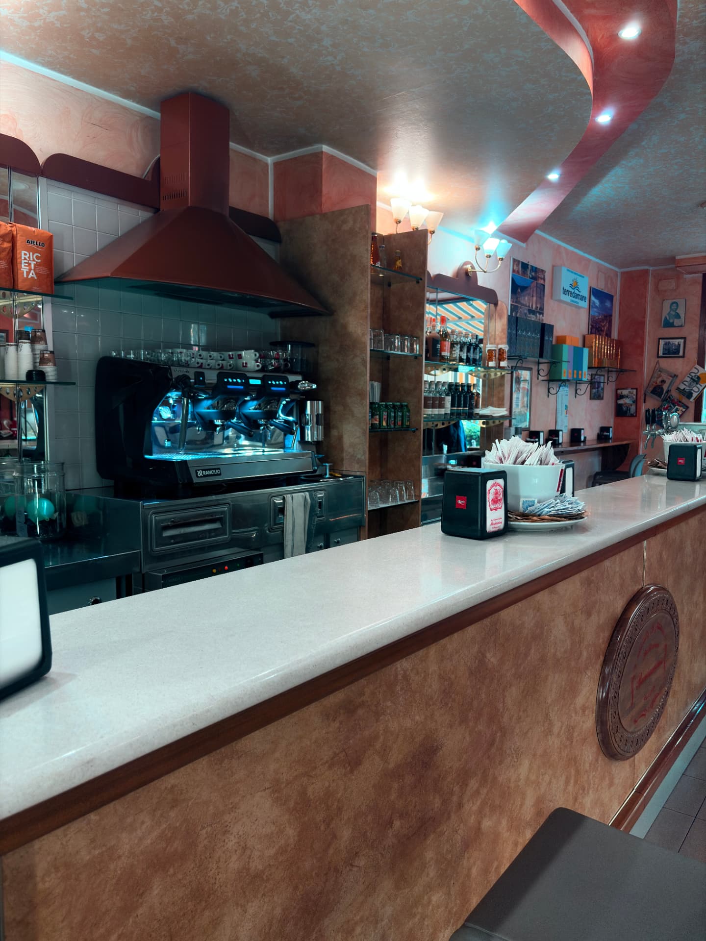 Il banco del bar